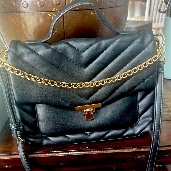 a new day Handbags - Black quilted handbag crossbody